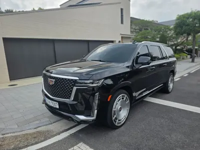 Cadillac Escalade 2021, 75400 км, за 52117.29 USD
