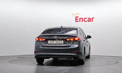 Hyundai Avante 2017, 170592 км, за 4164.47 USD
