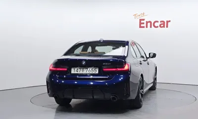 BMW 3-Series 2025, 5423 км, за 28537.99 USD - фото 4