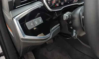 Audi Q3 2025, 5654 км, за 37088.09 USD - фото 27