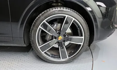 Porsche Cayenne 2023, 37717 км, за 71442.48 USD