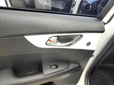 Kia K3 2021, 85584 км, за 7614.55 USD - фото 15