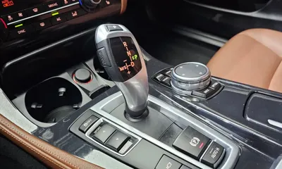 BMW 5-Series 2016, 94002 км, за 10141.06 USD - фото 9
