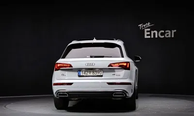 Audi Q5 2022, 47378 км, за 24894.89 USD