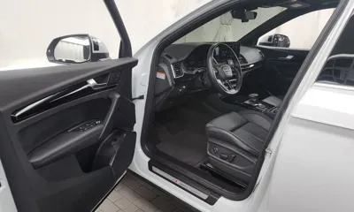 Audi Q5 2022, 47378 км, за 24894.89 USD - фото 10