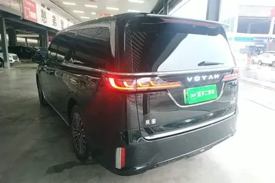 Voyah Dream 2026, 15800 км, за 44901 USD