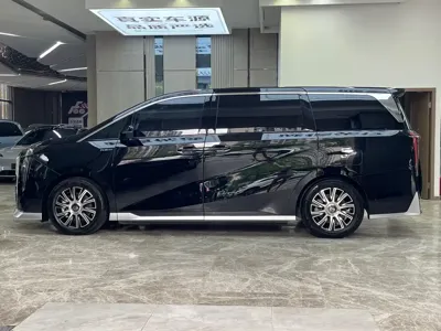 GAC Motor Trumpchi E9 2024, 39000 км, за 27848.69 USD