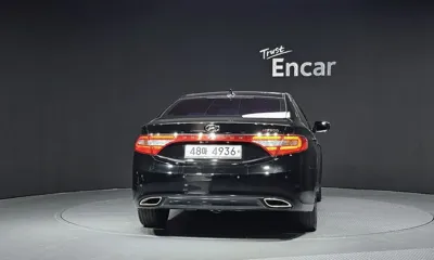 Hyundai Grandeur 2014, 178340 км, за 3443.71 USD