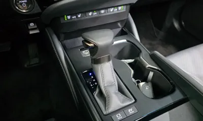 Lexus ES 2026, 13387 км, за 37110.1 USD - фото 9