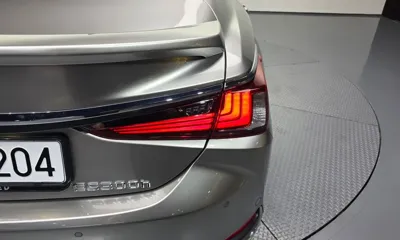 Lexus ES 2026, 13387 км, за 37110.1 USD - фото 23