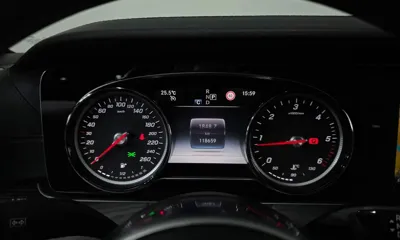 Mercedes-Benz E-Class 2019, 118659 км, за 14113.17 USD - фото 8