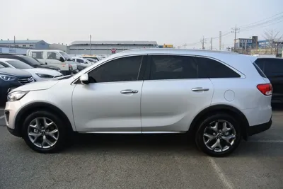 Kia Sorento 2015, 150443 км, за 7089.41 USD