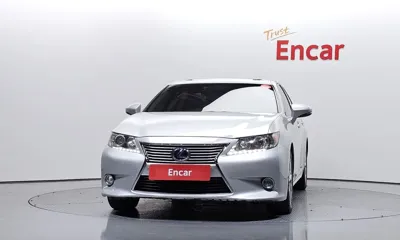 Lexus ES 2013, 137705 км, за 9446.26 USD