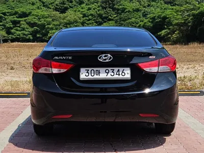 Hyundai Avante 2013, 119971 км, за 3190.73 USD