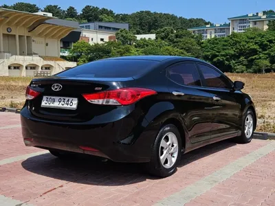 Hyundai Avante 2013, 119971 км, за 3190.73 USD