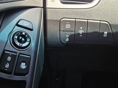 Hyundai Avante 2013, 119971 км, за 3190.73 USD - фото 15