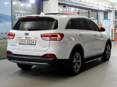 Kia Sorento 2016, 128072 км, за 8848.63 USD