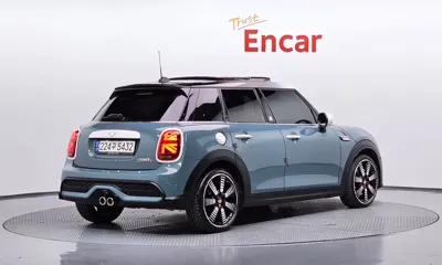 MINI Cooper 2023, 23946 км, за 19705.72 USD