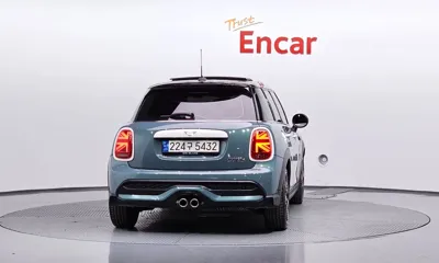 MINI Cooper 2023, 23946 км, за 19705.72 USD