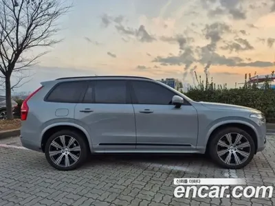 Volvo XC90 2024, 10500 км, за 25768.08 USD