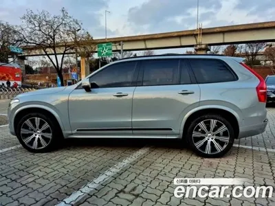 Volvo XC90 2024, 10500 км, за 25768.08 USD