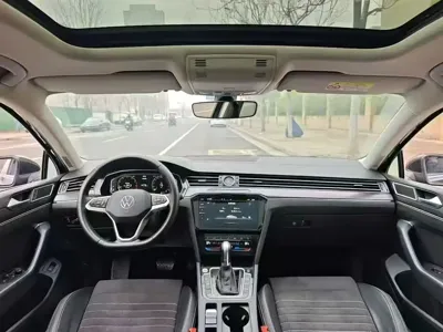 Volkswagen Magotan 2022, 39000 км, за 15887.1 USD