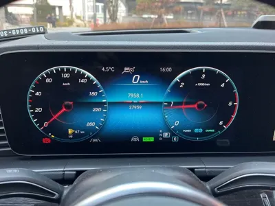 Mercedes-Benz GLE-Class 2023, 42500 км, за 43700.45 USD - фото 8