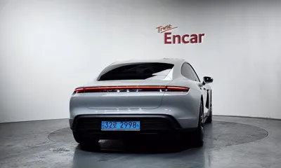Porsche Taycan 2022, 34865 км, за 61116.61 USD