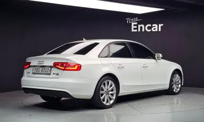 Audi A4 2013, 212083 км, за 2925.31 USD