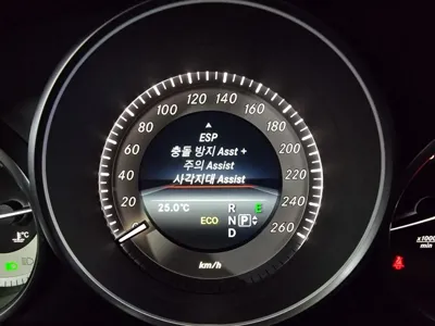 Mercedes-Benz E-Class 2015, 63559 км, за 13355.06 USD - фото 6