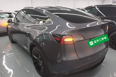 Tesla Model Y 2022, 69900 км, за 28652 USD