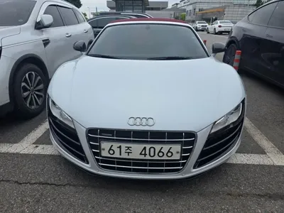 Audi R8 · 2011 год