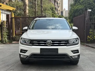 Volkswagen Tiguan L 2018, 94700 км, за 10270.55 USD