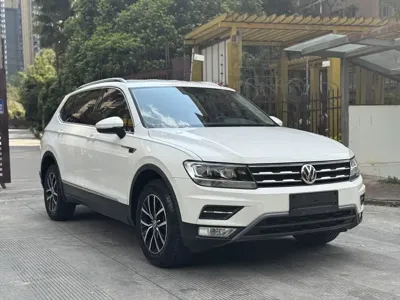 Volkswagen Tiguan L 2018, 94700 км, за 10270.55 USD