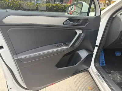 Volkswagen Tiguan L 2018, 94700 км, за 10299.63 USD - фото 6