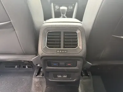 Volkswagen Tiguan L 2018, 94700 км, за 10299.63 USD - фото 8