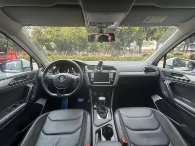 Volkswagen Tiguan L 2018, 94700 км, за 10299.63 USD - фото 9