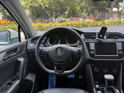 Volkswagen Tiguan L 2018, 94700 км, за 10299.63 USD - фото 10