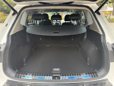 Volkswagen Tiguan L 2018, 94700 км, за 10299.63 USD - фото 13