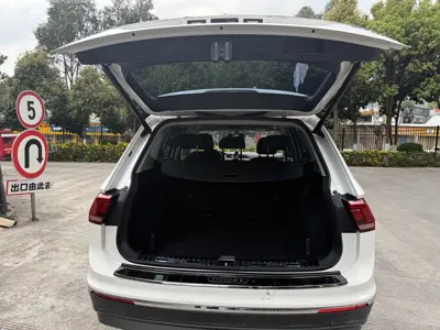 Volkswagen Tiguan L 2018, 94700 км, за 10299.63 USD - фото 14