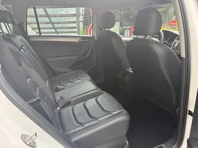 Volkswagen Tiguan L 2018, 94700 км, за 10299.63 USD - фото 17