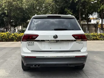 Volkswagen Tiguan L 2018, 94700 км, за 10299.63 USD - фото 19