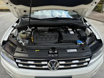 Volkswagen Tiguan L 2018, 94700 км, за 10299.63 USD - фото 22