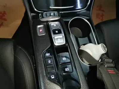 Hyundai Santa Fe 2019, 53099 км, за 10782.63 USD - фото 10