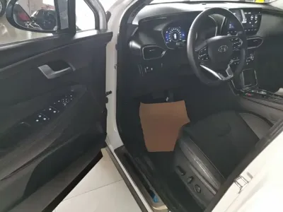 Hyundai Santa Fe 2019, 53099 км, за 10782.63 USD - фото 12