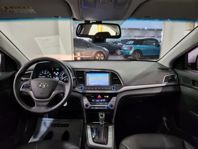Hyundai Avante 2018, 36238 км, за 7345.77 USD - фото 10