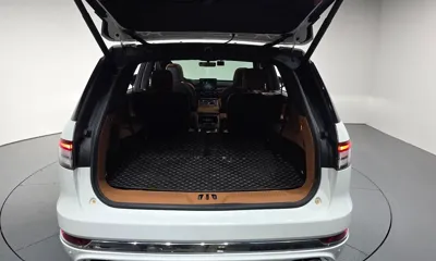 Lincoln Aviator 2022, 66450 км, за 27522.32 USD - фото 20
