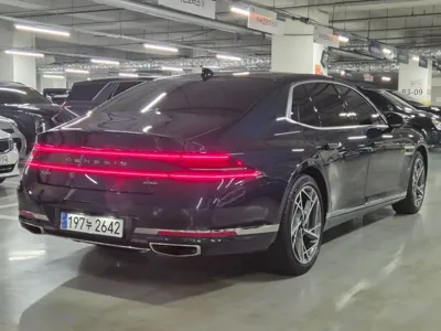 Genesis G90 2022, 39000 км, за 44146.12 USD
