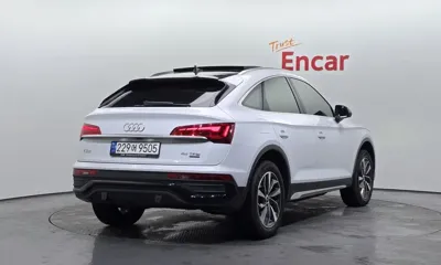 Audi Q5 2022, 34120 км, за 29005.61 USD