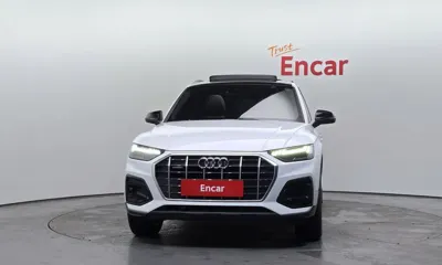 Audi Q5 2022, 34120 км, за 29005.61 USD